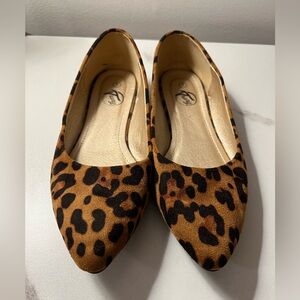 Size 7 leopard print ballet flats